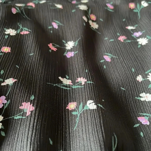 🔥4/$20 Dynamite Floral Blouse - Picture 13 of 16